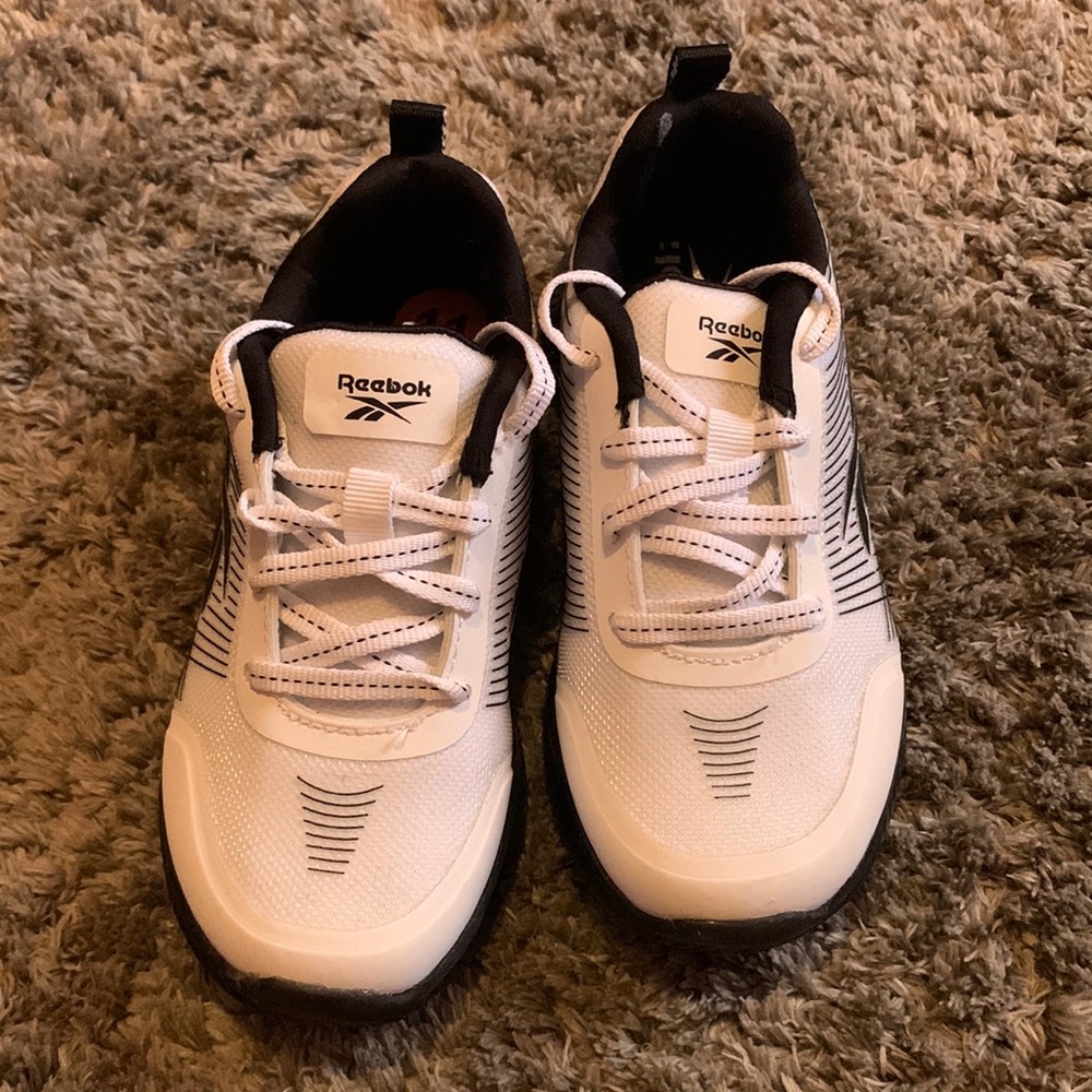 NWOT Reebok Light up shoes